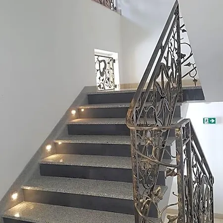 Krzesanica Bed & Breakfast *
