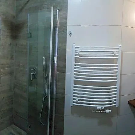 Krzesanica Bed & Breakfast
