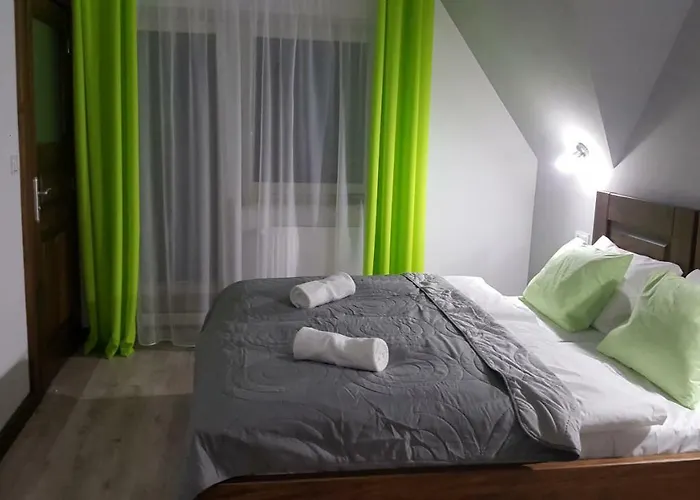 Krzesanica 住宿加早餐酒店 *