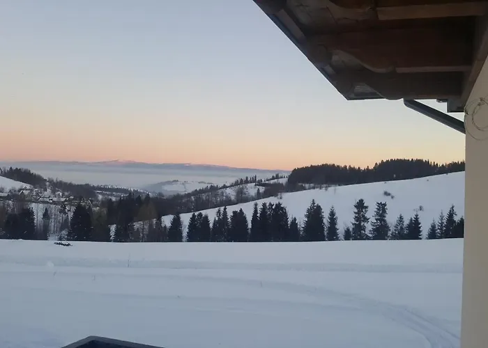 Krzesanica 住宿加早餐酒店 *