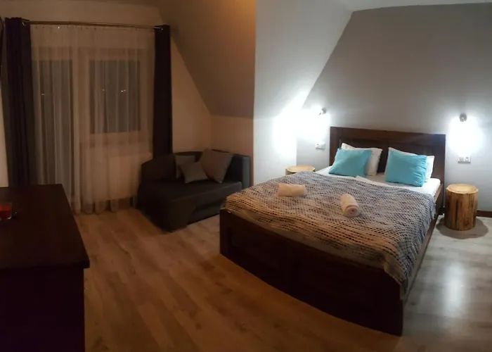 Krzesanica 住宿加早餐酒店 *